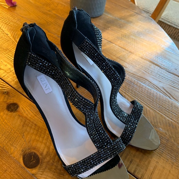 Glint Black Heel - Picture 2 of 4